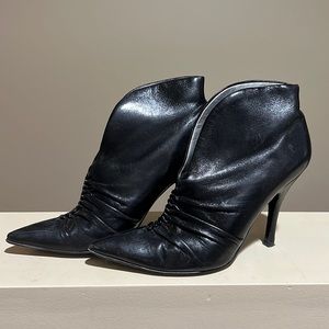 Guess ankle booties 7.5